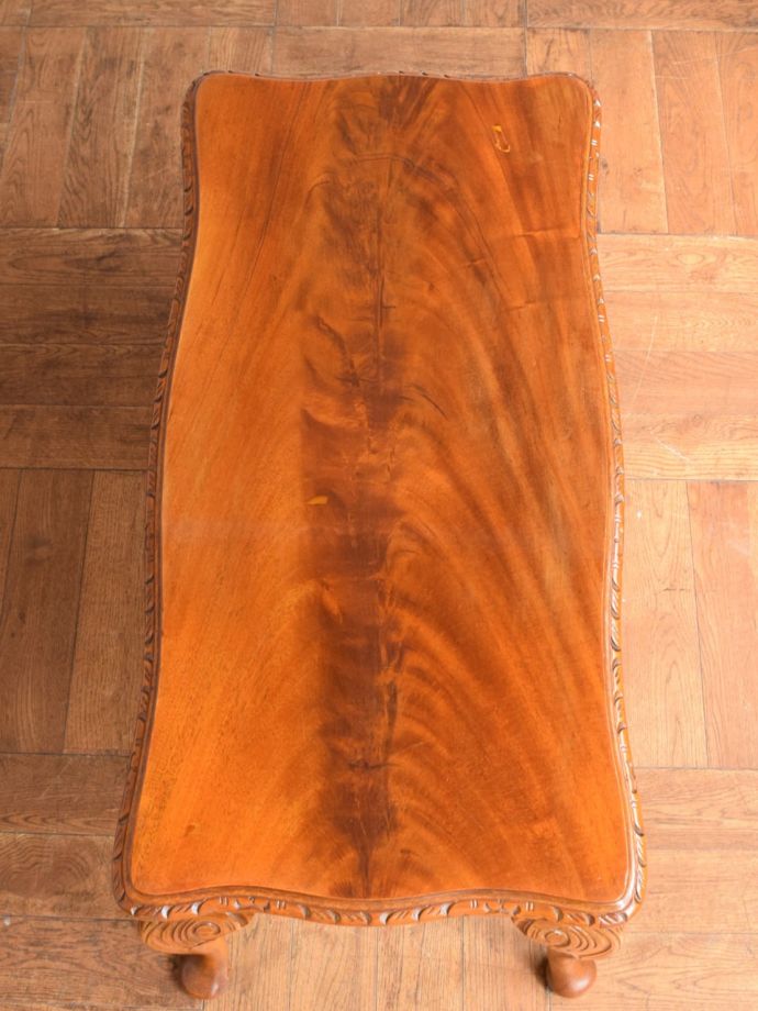 アンティークのテーブルの天板