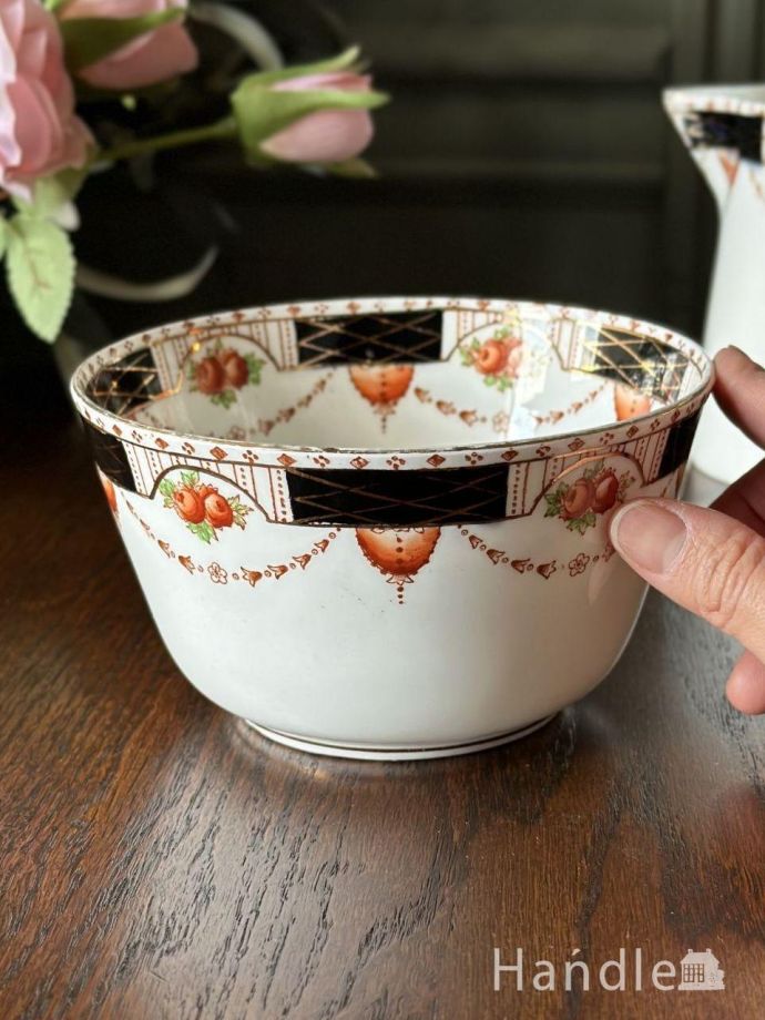 陶磁器のシュガーボウル