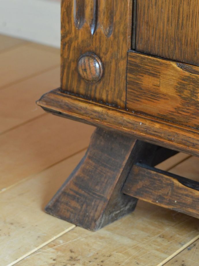 アンティーク家具の脚