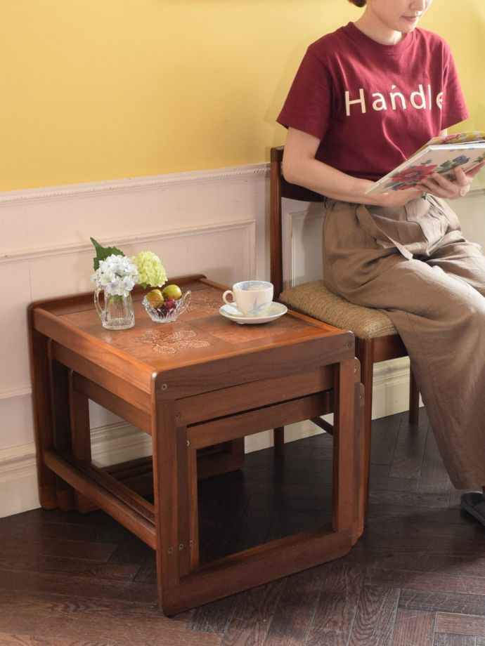 北欧スタイルのビンテージテーブル