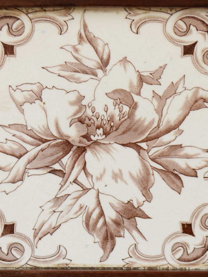 アンティークのタイル