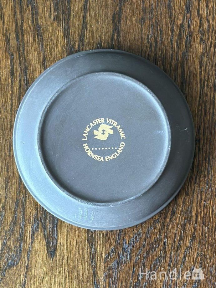 プレートの後ろ