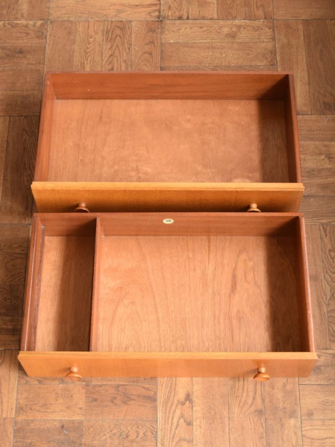 ドレッサーの引き出し