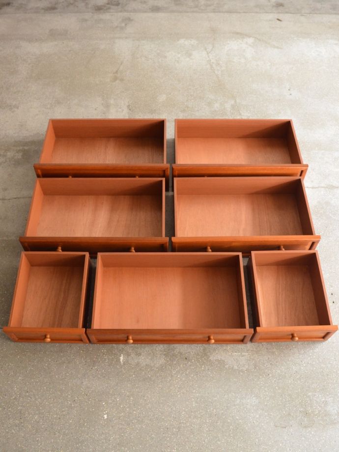 チェストの引き出し