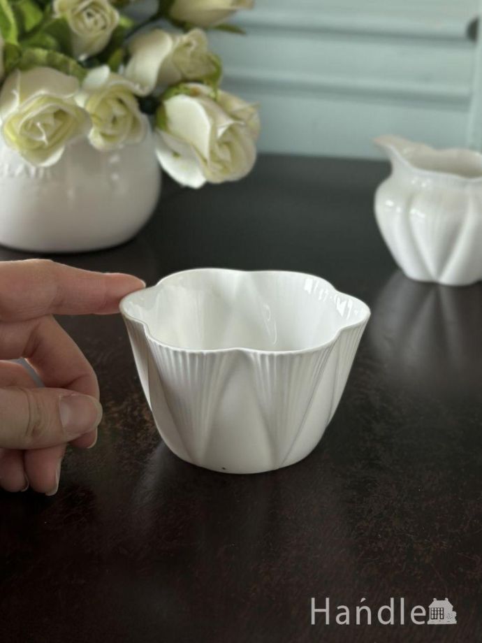 陶磁器のシュガーボウル