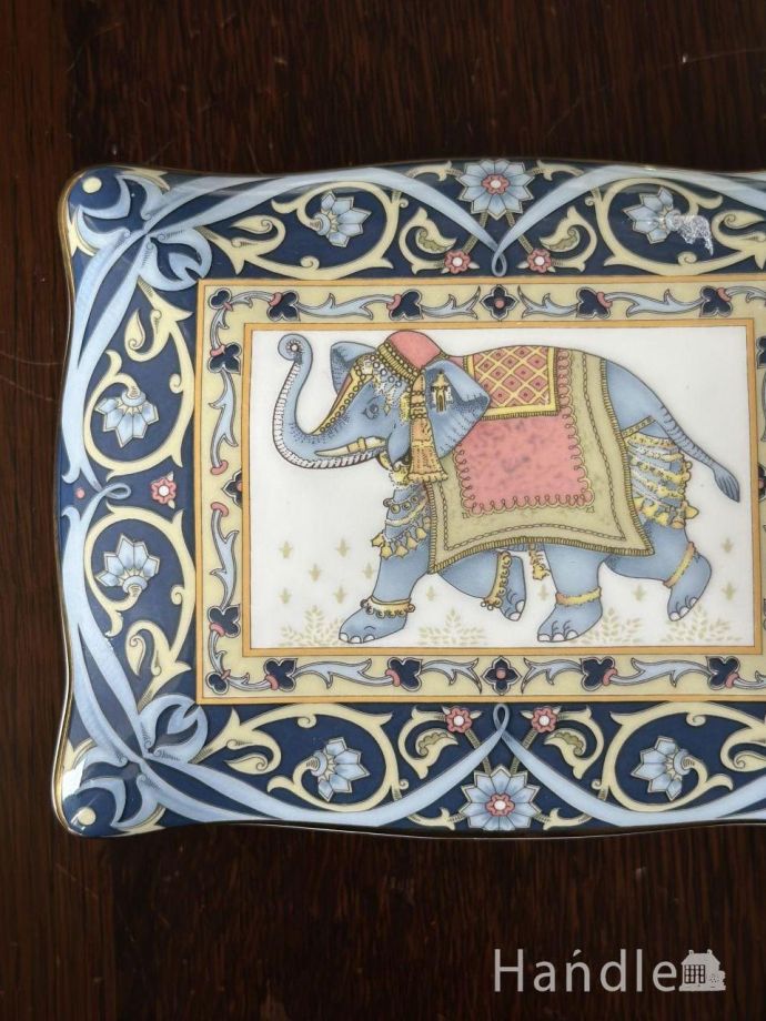 イギリスから届いたウェッジウッドの陶磁器、ブルーエレファントの