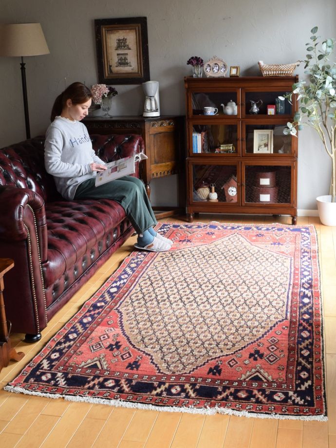 ビンテージのおしゃれな絨毯