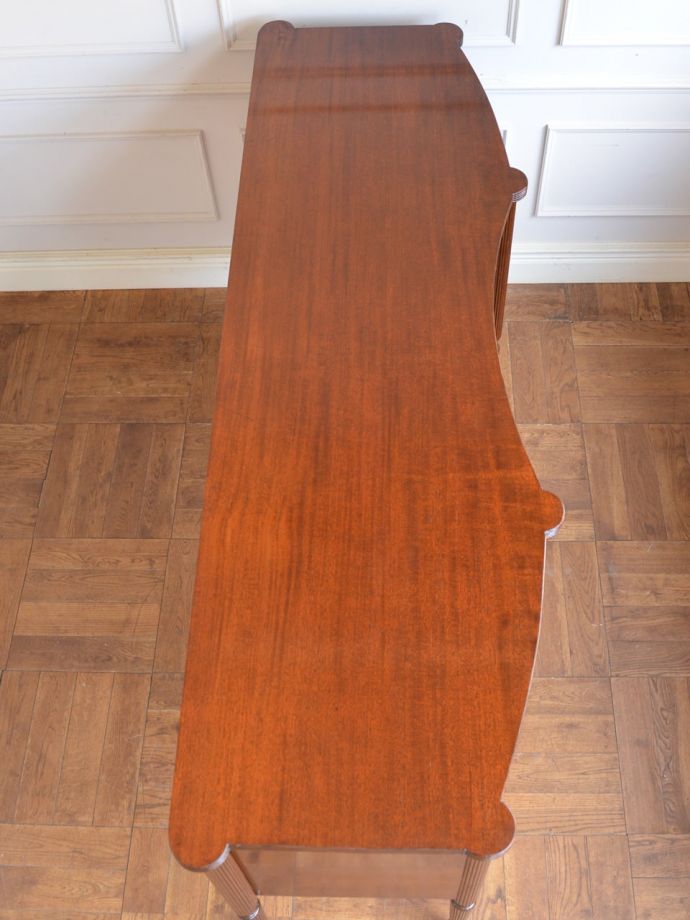 サイドボードの天板