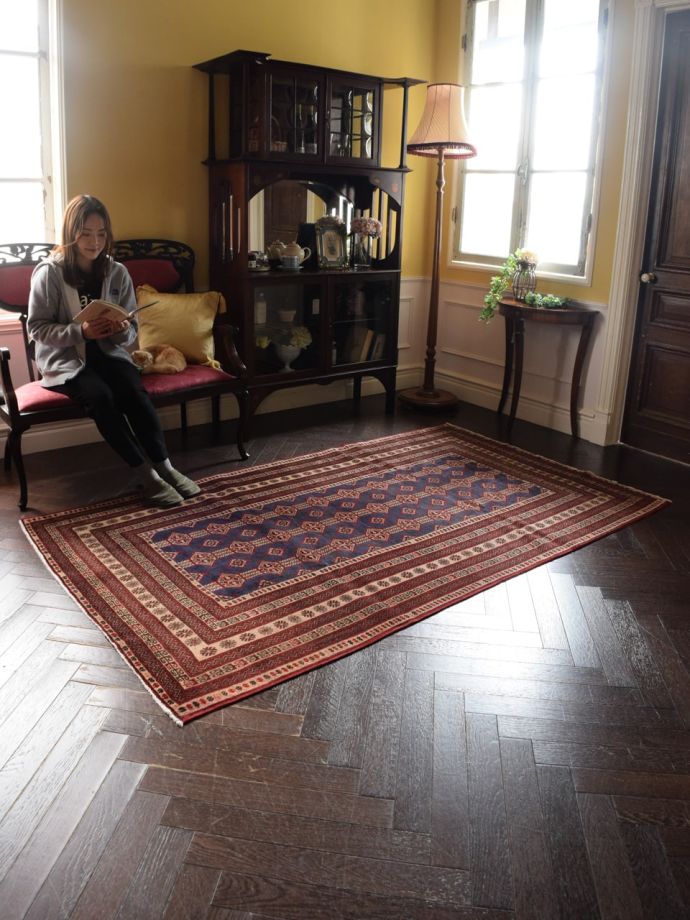 ビンテージのおしゃれな絨毯