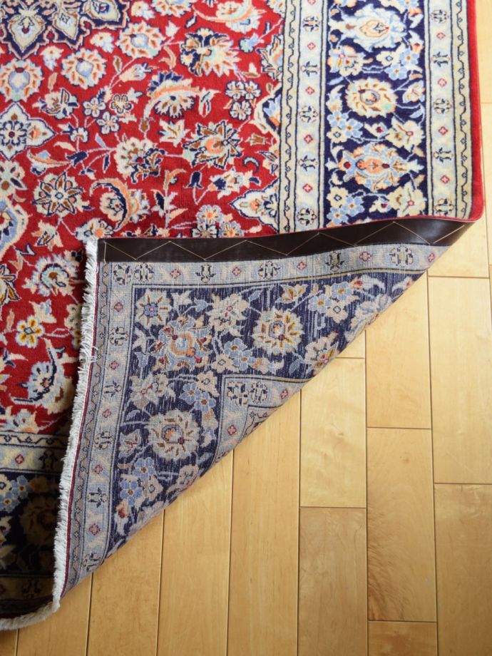 トライバルラグの裏面