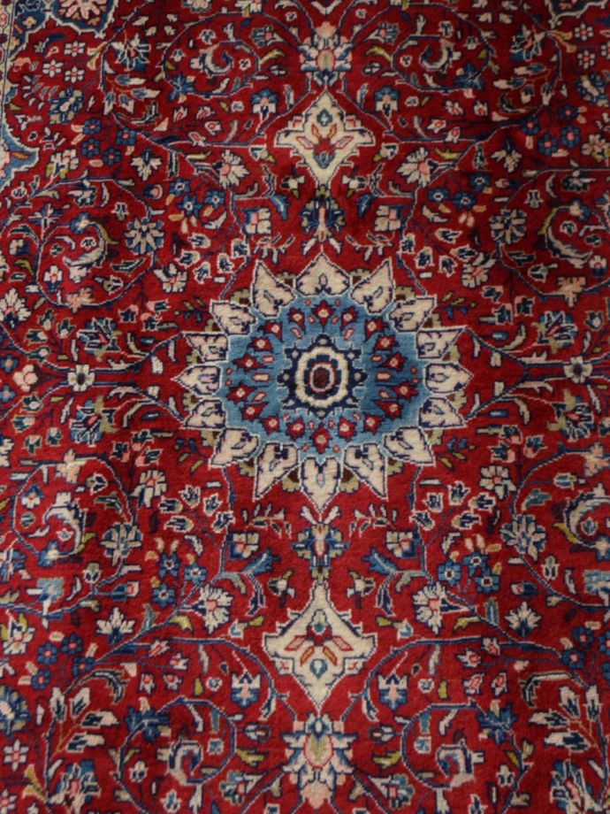 1点もののビンテージ絨毯