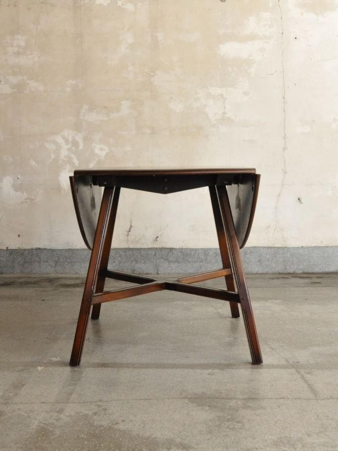 アーコールのバタフライテーブル