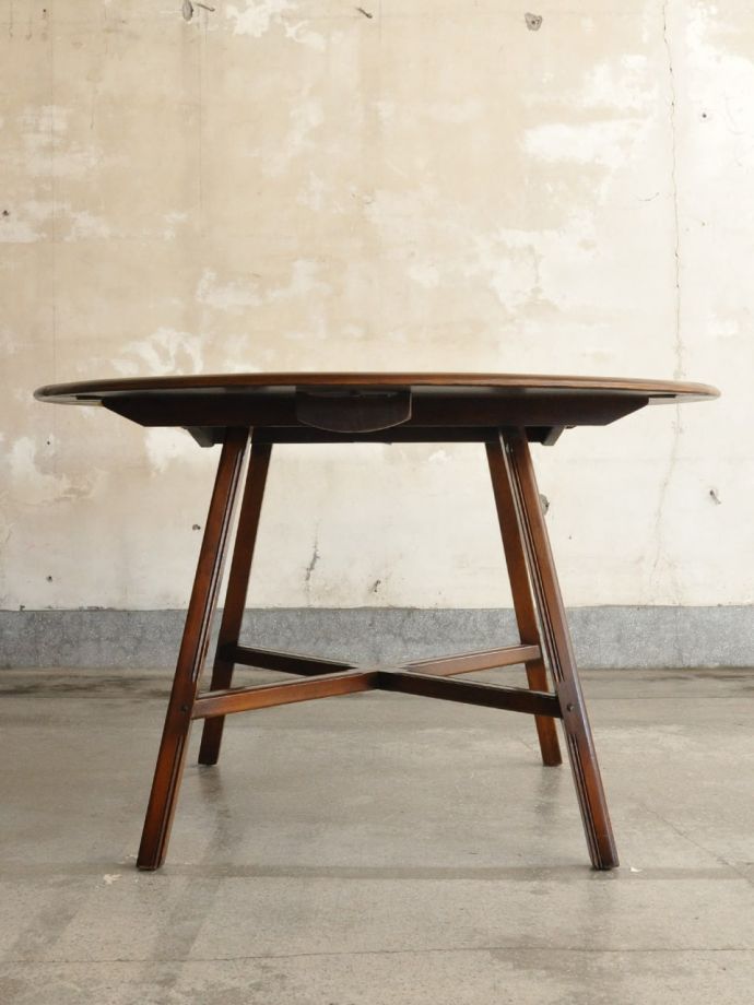 テーブルの側面