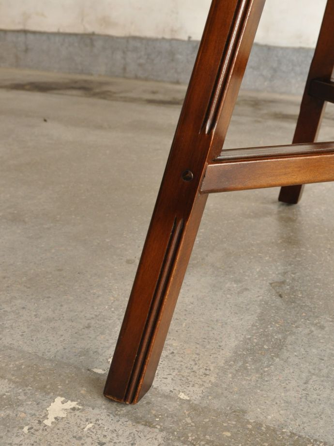 ビンテージテーブルの脚