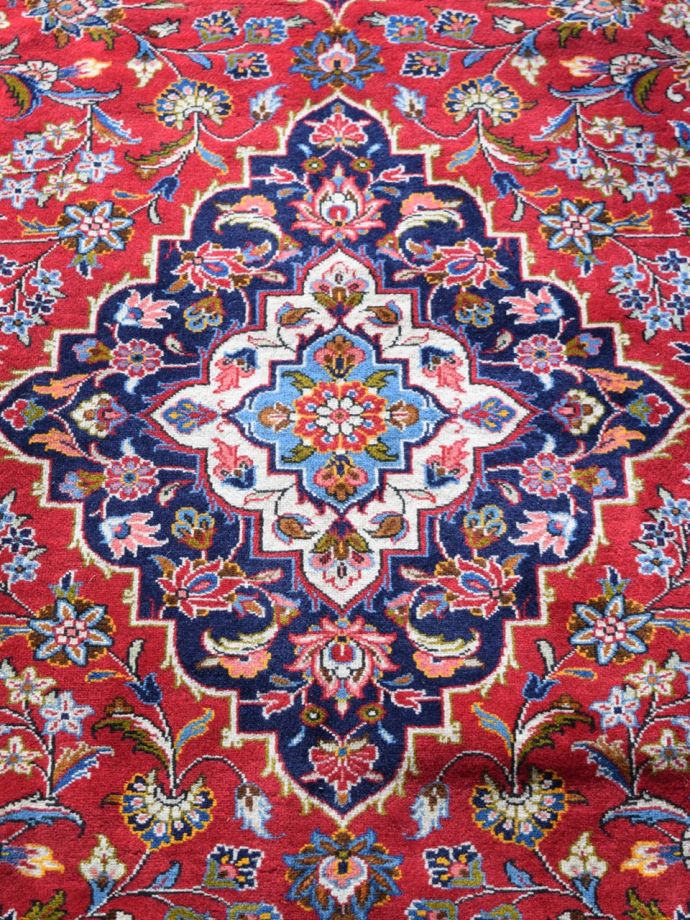 1点もののビンテージ絨毯