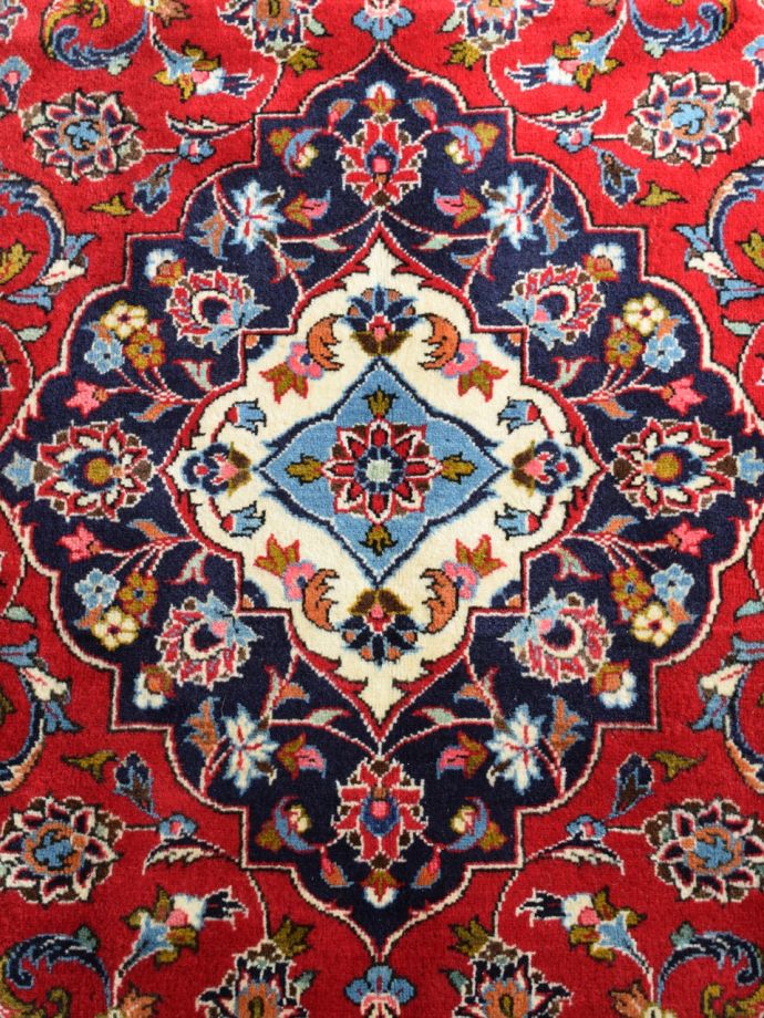 1点もののビンテージ絨毯