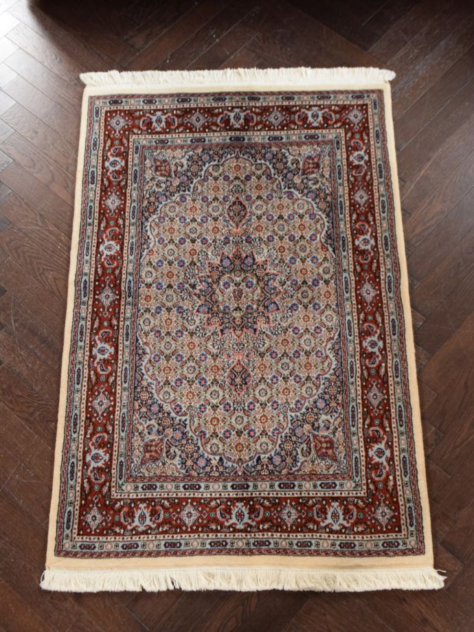 おしゃれなビンテージ絨毯