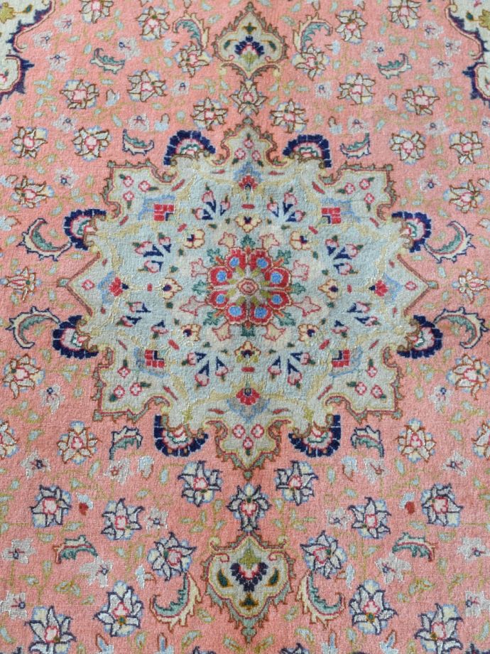 1点もののビンテージ絨毯