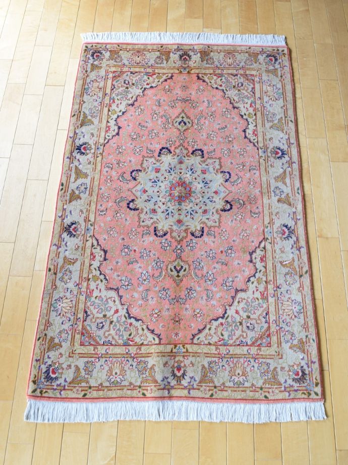 おしゃれなビンテージ絨毯