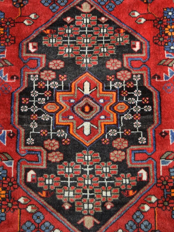 1点もののビンテージ絨毯