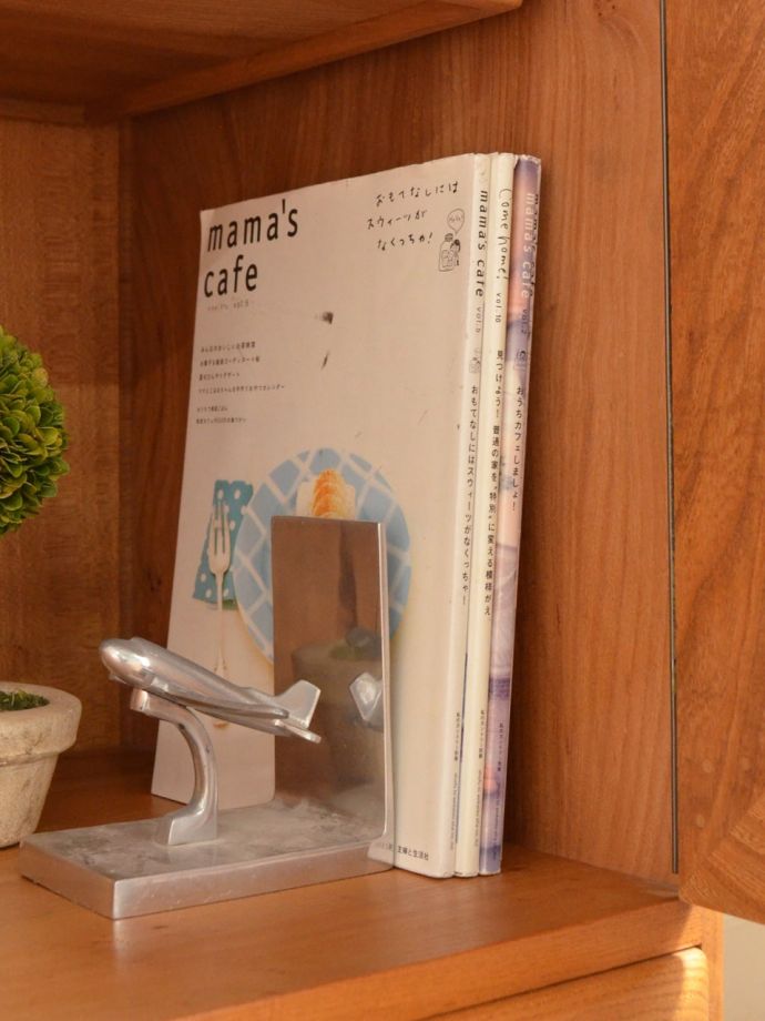 たっぷり収納できるアーコールの家具