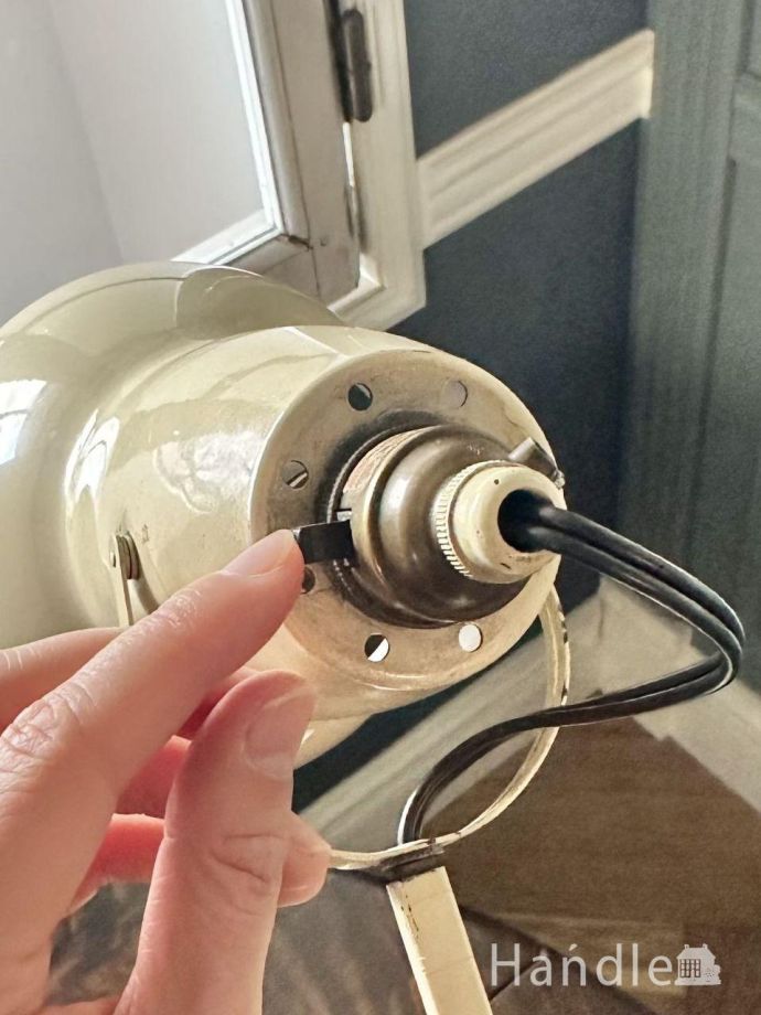 デスクランプのスイッチ