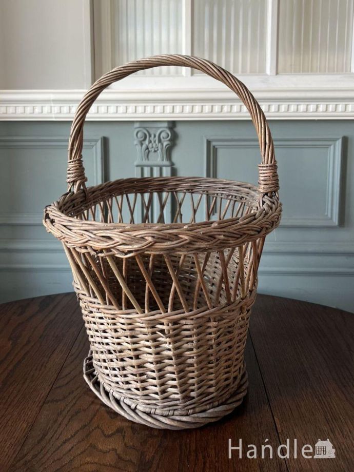 フランスから届いたオシャレなバスケット、透かし編みデザインが可愛い