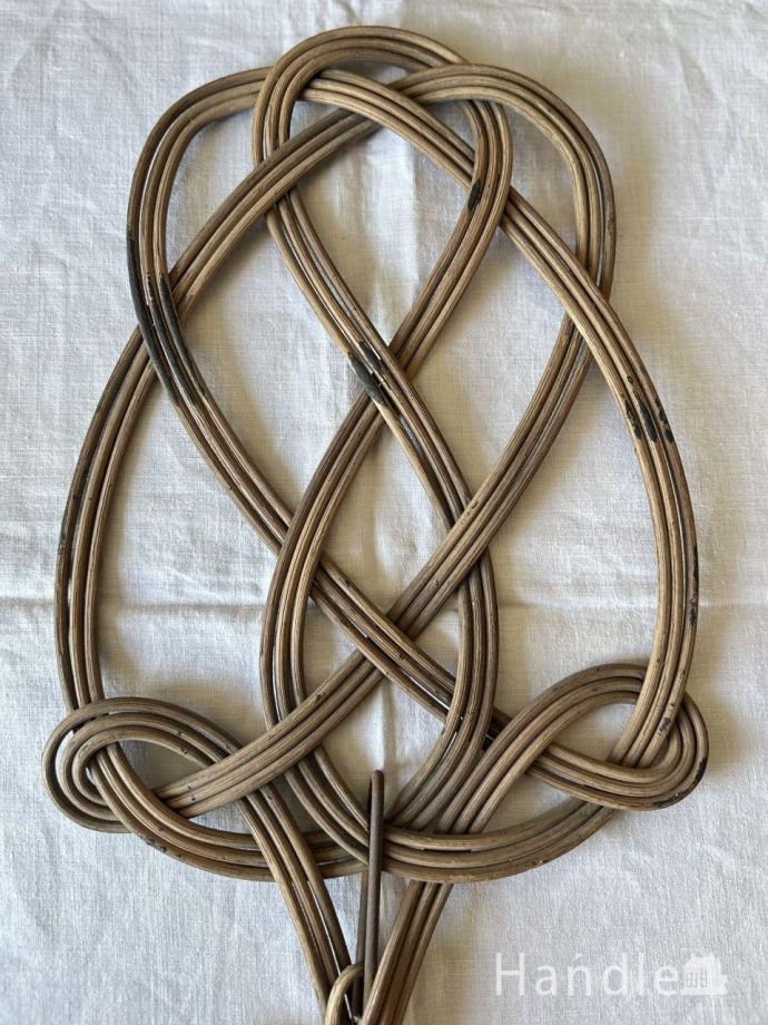 アンティークのカーペットビーター