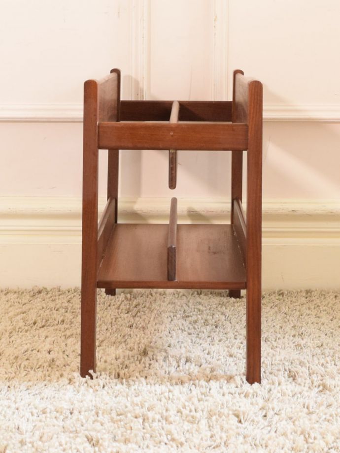 マガジンラックの側面