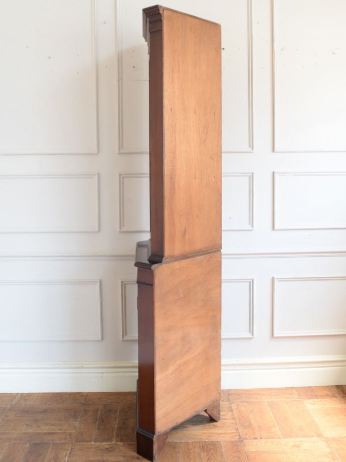 コーナーキャビネットの側面