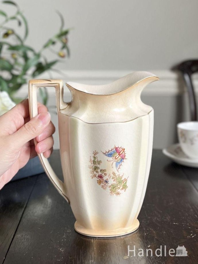 陶磁器のウォータージャグ