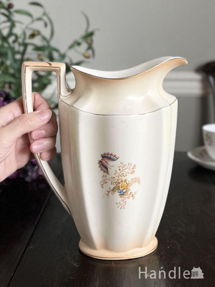 陶磁器のウォータージャグ