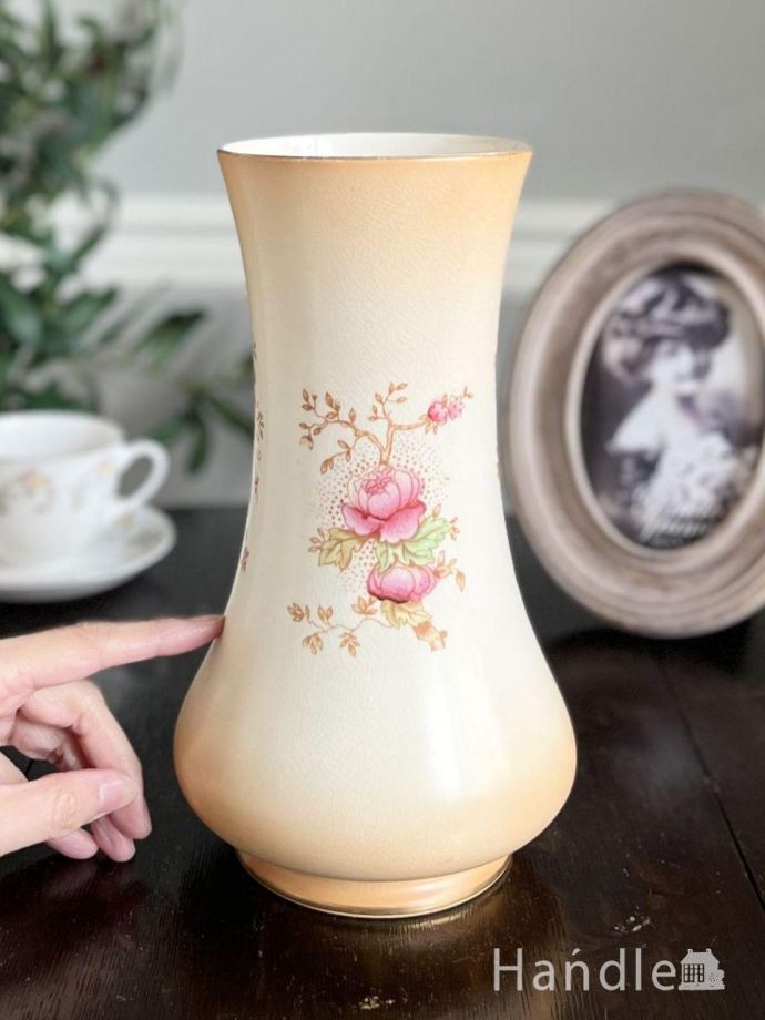 陶磁器のフラワーベース