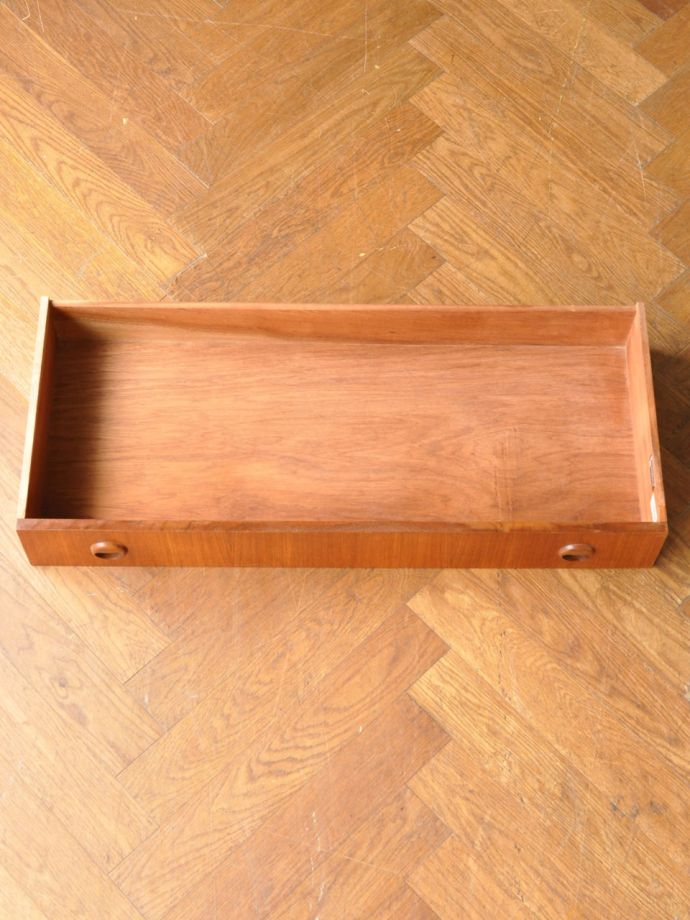 ヴィンテージキャビネットの引き出し