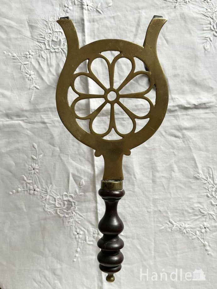 アンティークの真鍮トリベット