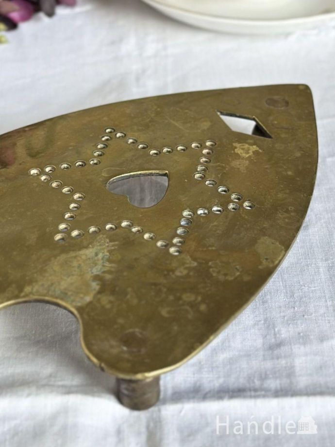 アンティーク真鍮製のトリベット