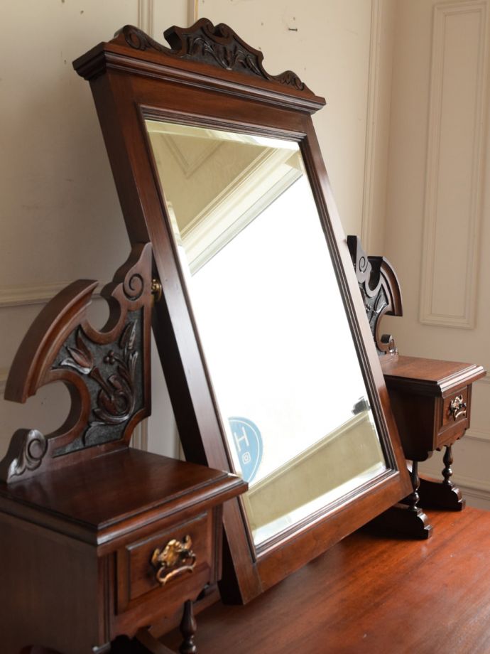 アンティークの鏡