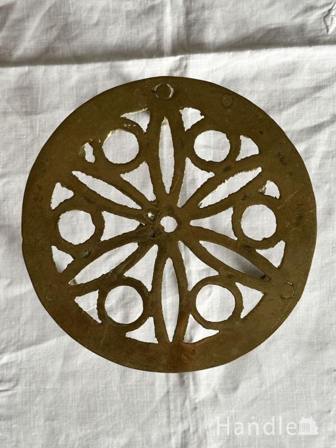 アンティークの真鍮トリベット