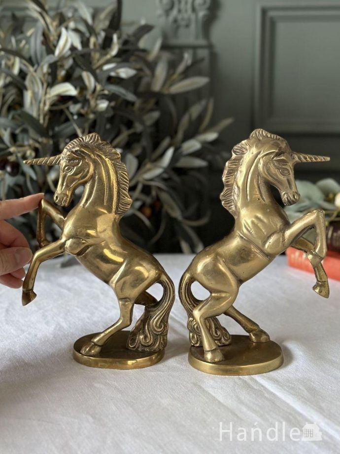 イギリスから届いたアンティークの真鍮雑貨、ユニコーンのオブジェ
