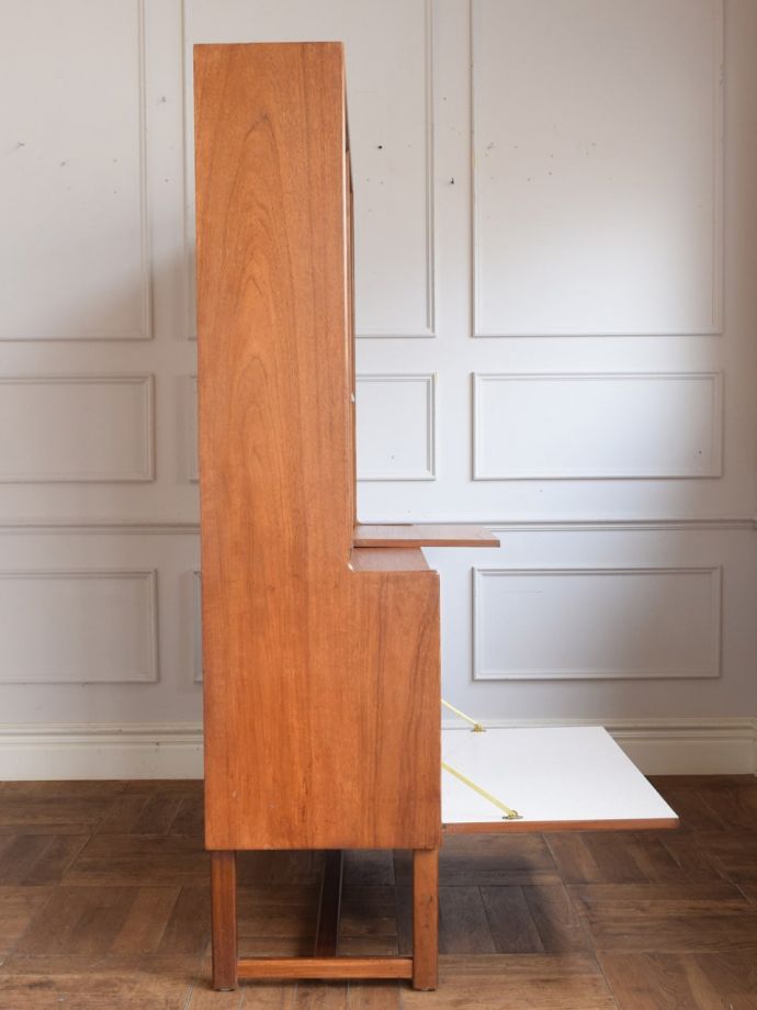 ビンテージ家具の側面