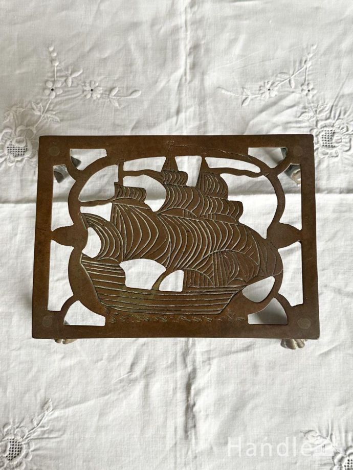 アンティークの真鍮ケトルスタンド