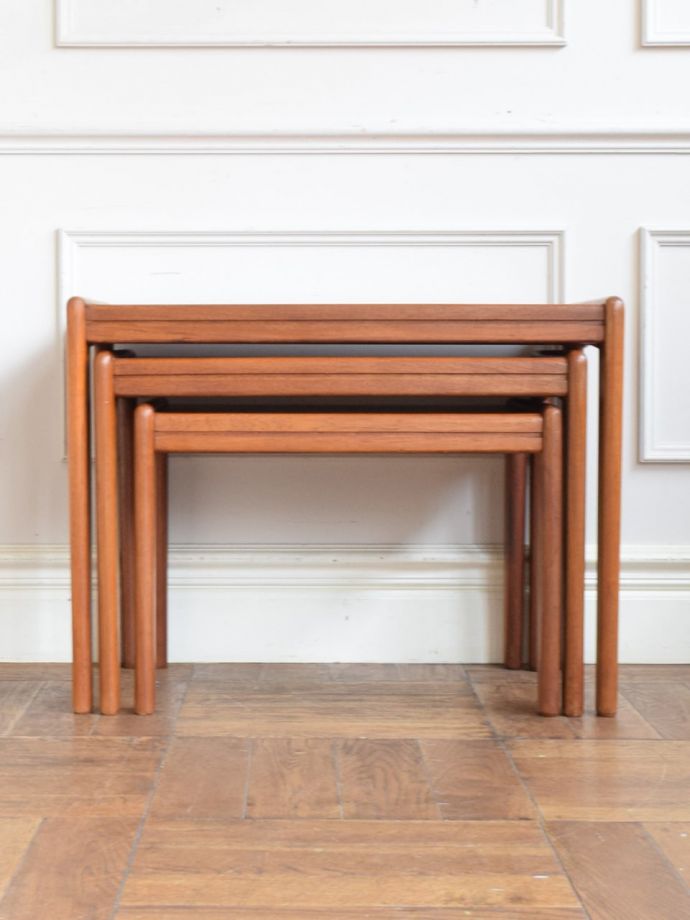 コーヒーテーブルの側面