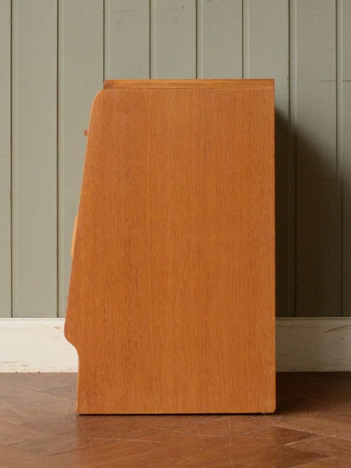 G-planのキャビネットの側面