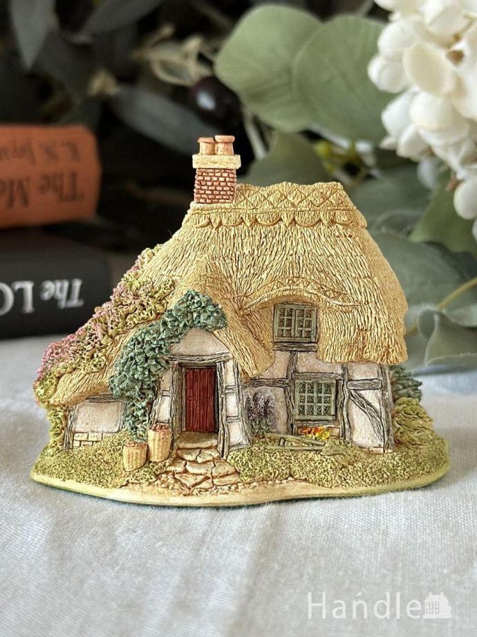 英国Lilliput Lane（リリパットレーン）のミニチュアハウス、茅葺屋根