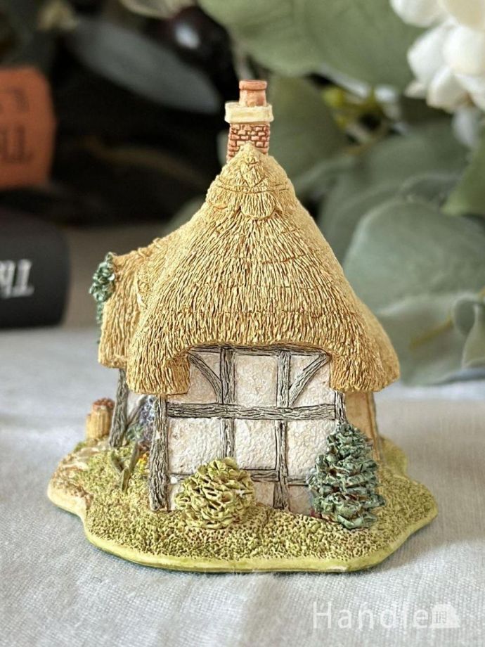 英国Lilliput Lane（リリパットレーン）のミニチュアハウス、茅葺屋根