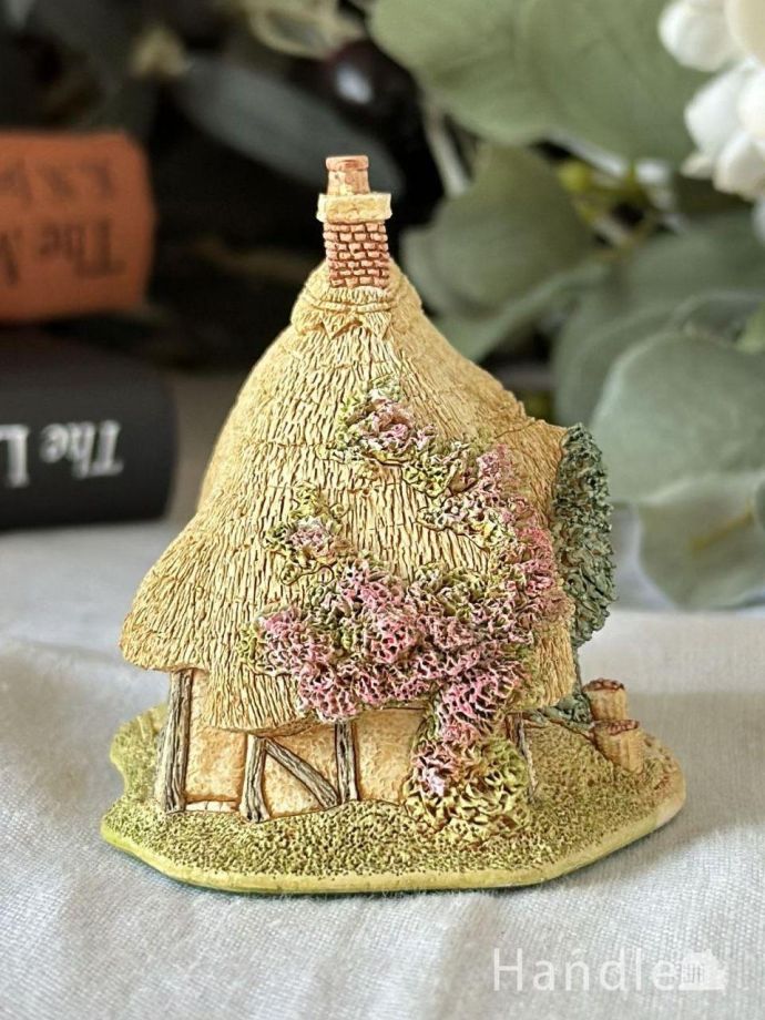 英国Lilliput Lane（リリパットレーン）のミニチュアハウス、茅葺屋根