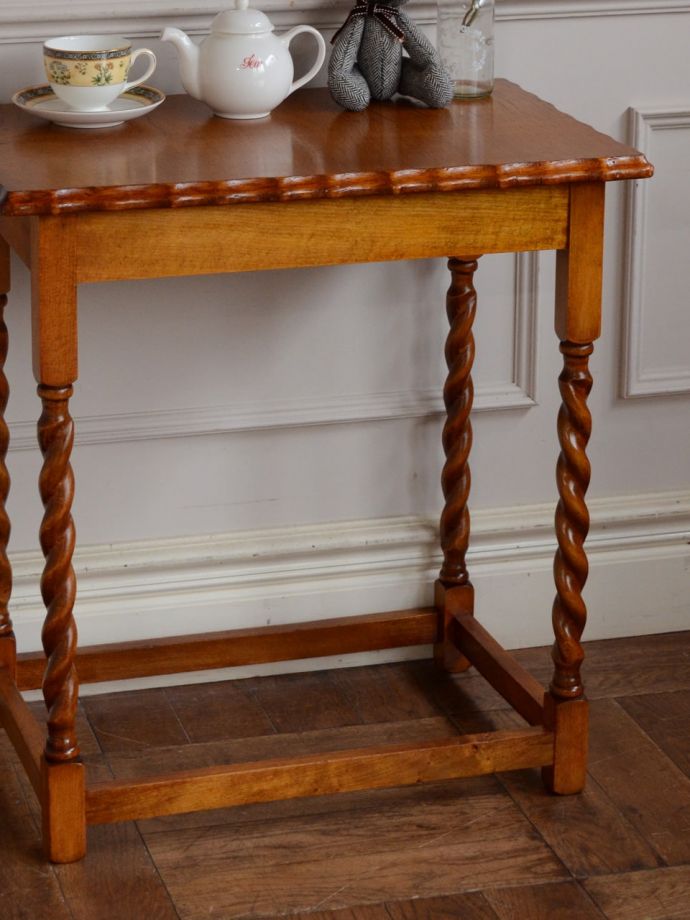 おしゃれなサイドテーブル