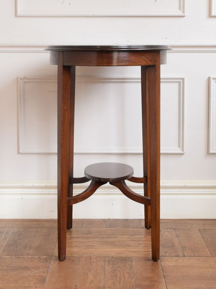 アンティーク家具の側面