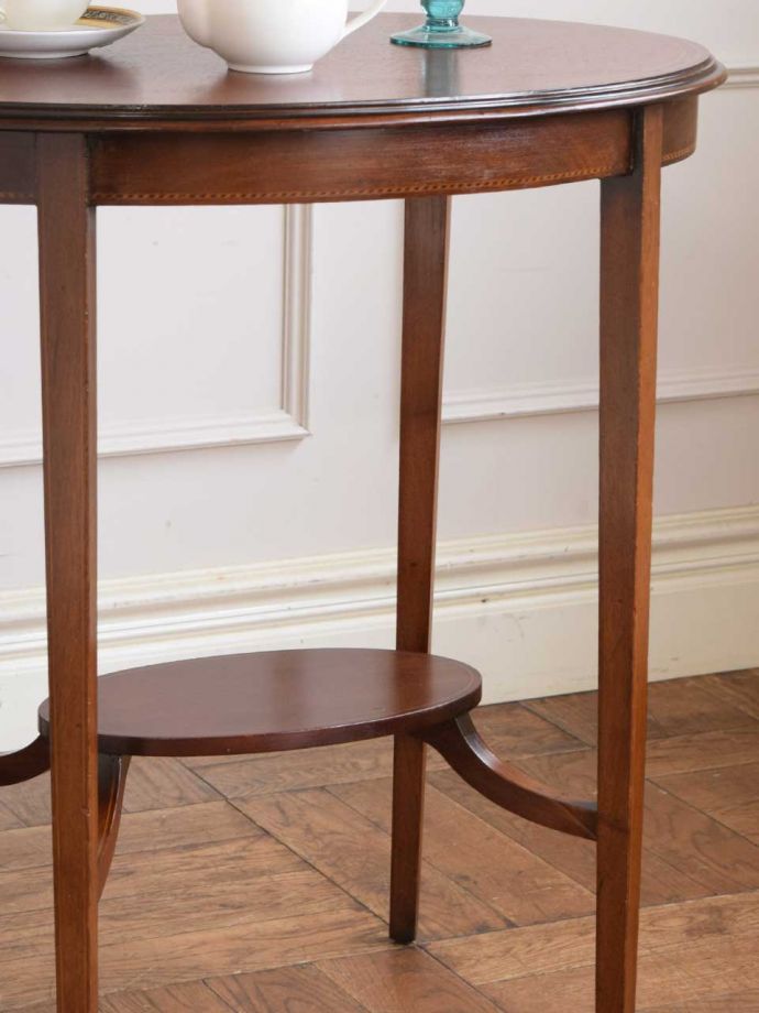 英国のアンティーク家具らしいデザイン