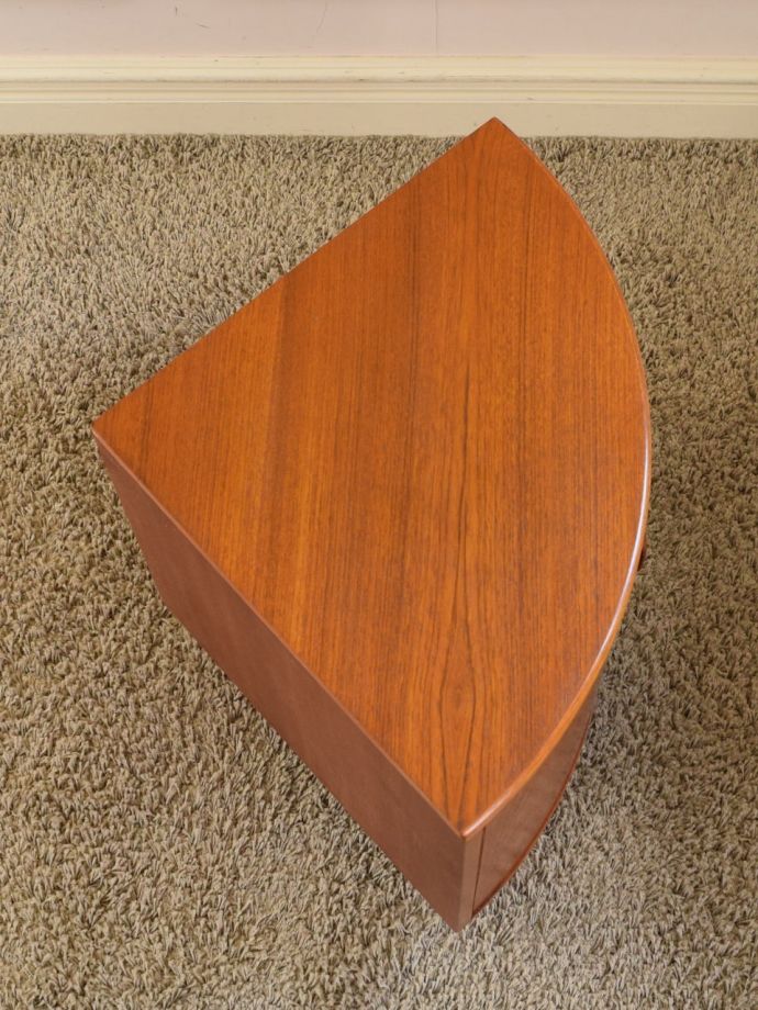 ビンテージ家具の木目